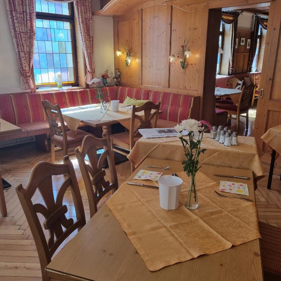 Hotel Garni Krone Гайслинген ан дер Щайге Екстериор снимка